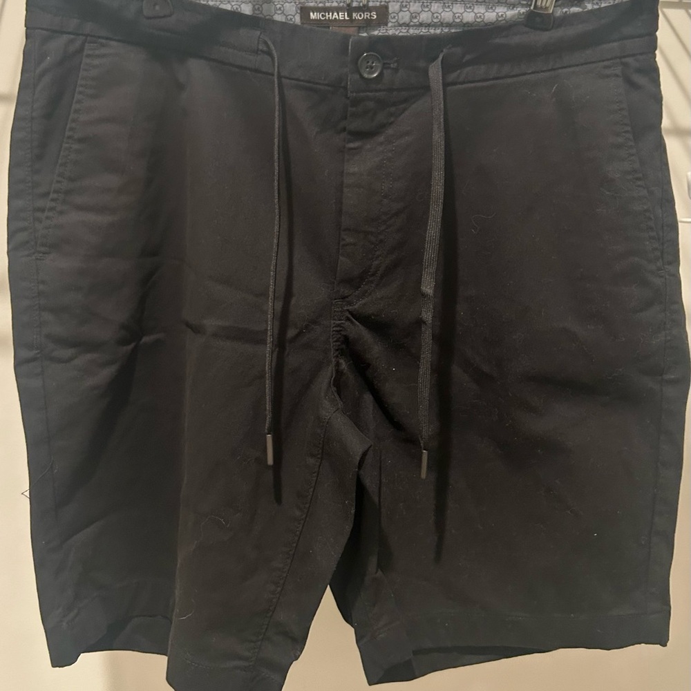 Michael Kors Men's Flat front chino/dressy Black shorts, 33, 9” inseam